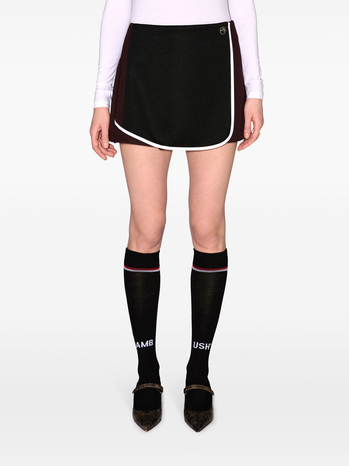 Chân váy thể thao xếp ly phía sau