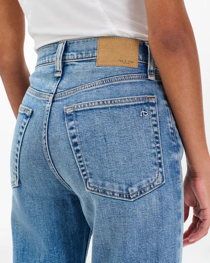 Jeans Harlow cạp giữa, ống thẳng đến mắt cá chân