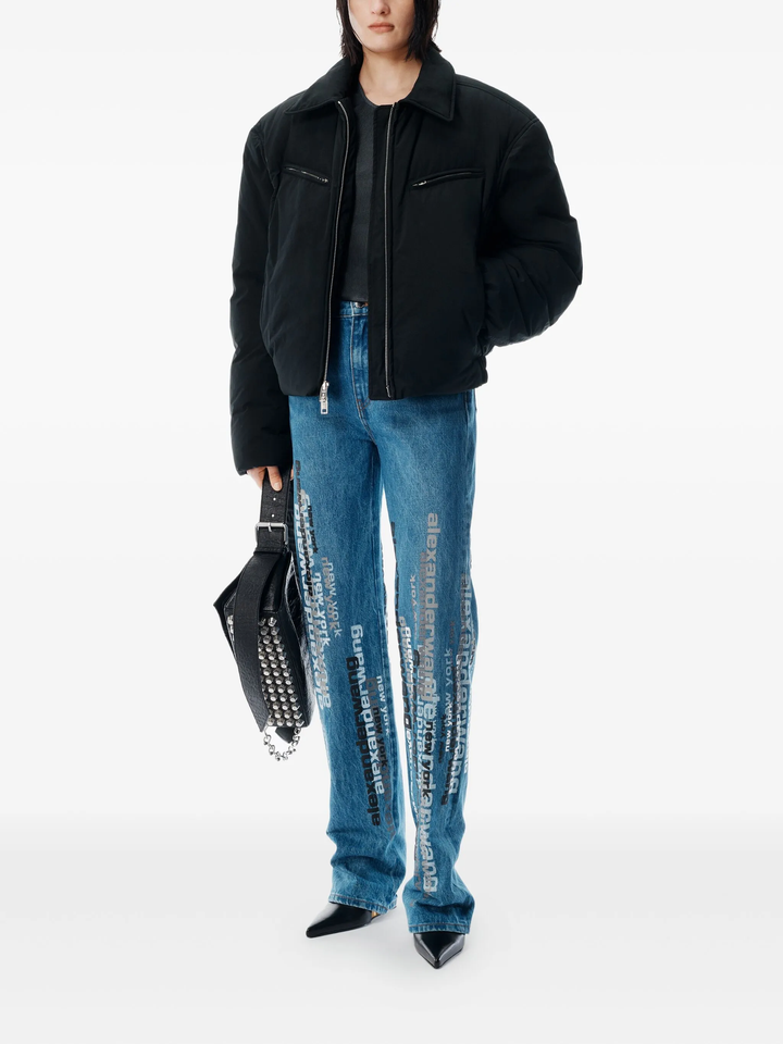 EZ Jean với logo dọc