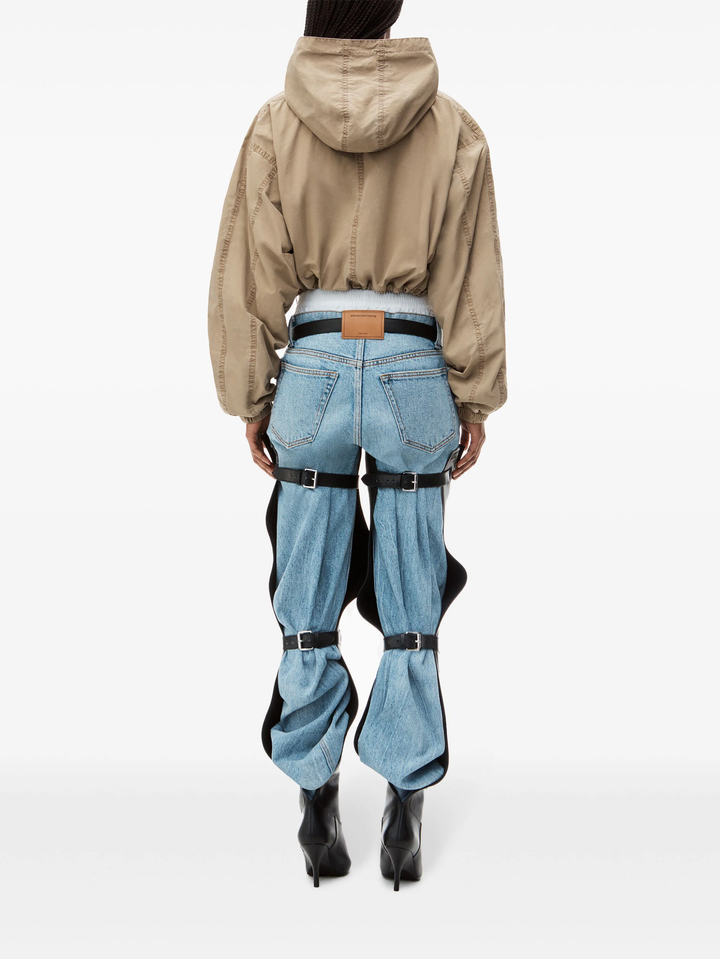 جاكيت بومبر مقصوص بشعار