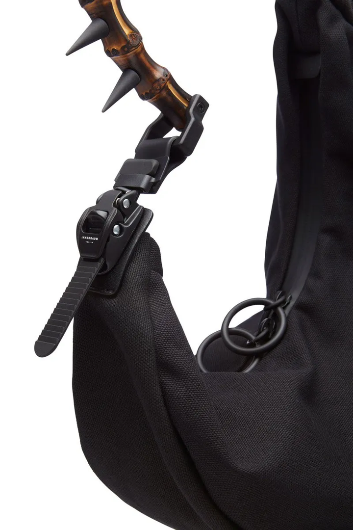 حقيبة يد نصف قمر صغيرة