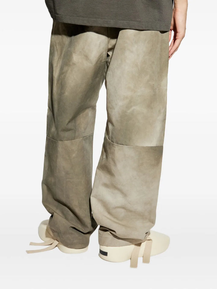 Quần ống xẻ gối