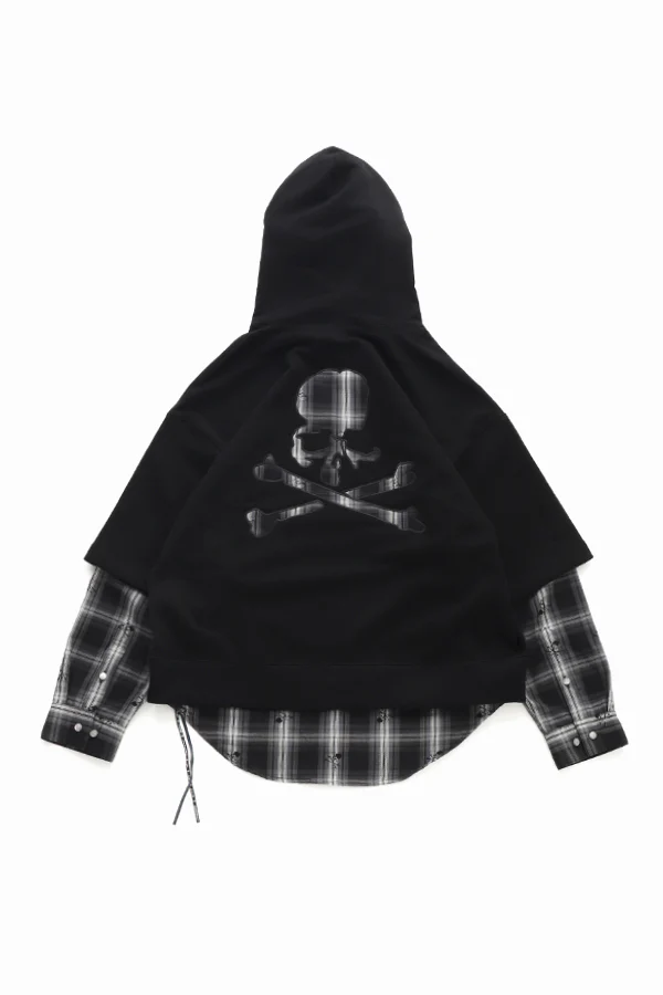 Áo hoodie dáng boxy nhiều lớp