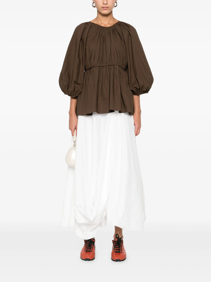 Áo có tay phồng và nơ