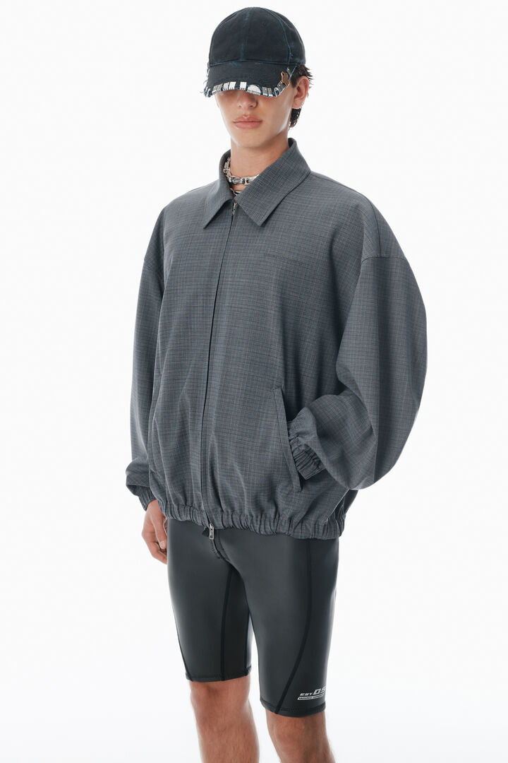 Áo khoác thể thao cắt may vừa vặn