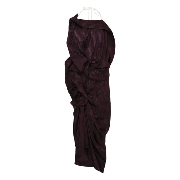 Đầm Draped Với Đường Chỉ Nổi