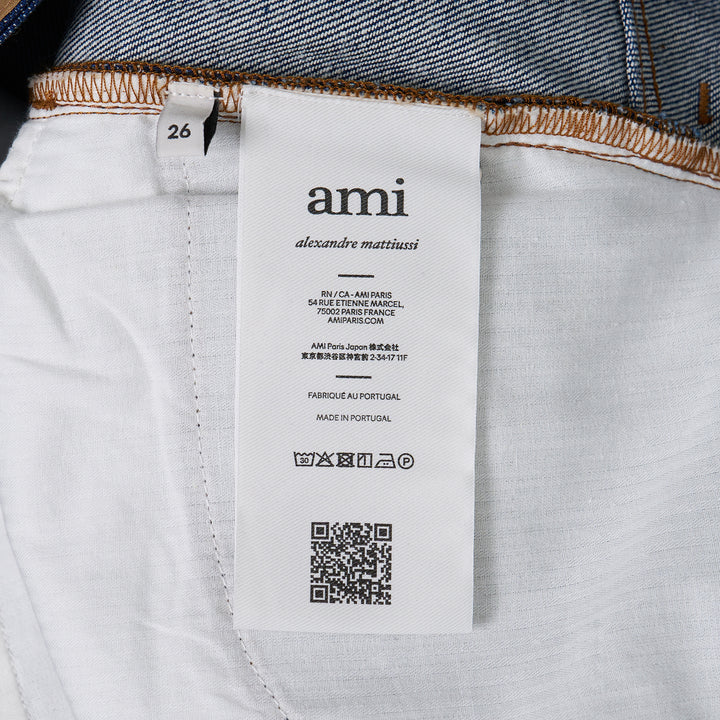 Jeans vừa vặn lớn