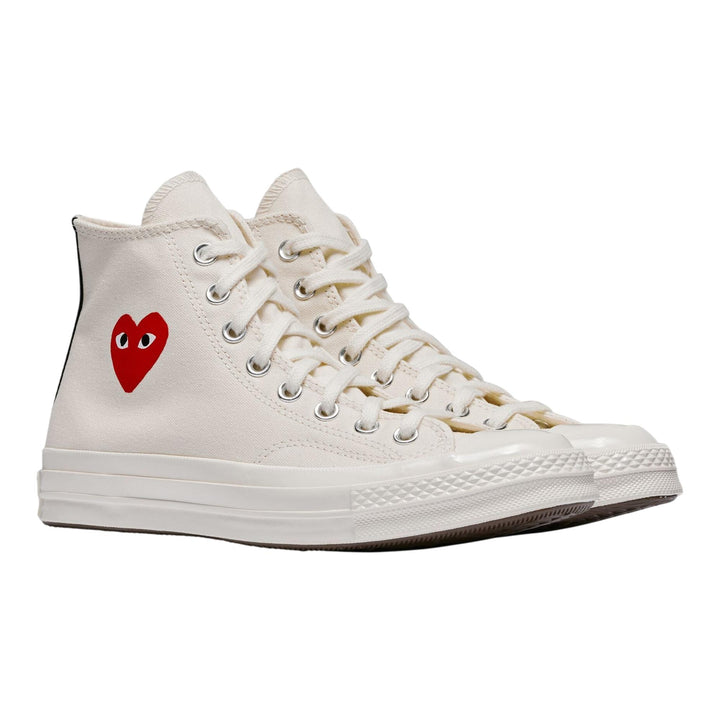 Club21 - COMME des GARCONS PLAY CONVERSE - Converse Small Red Heart High Top Sneakers - SNEAKERS - White