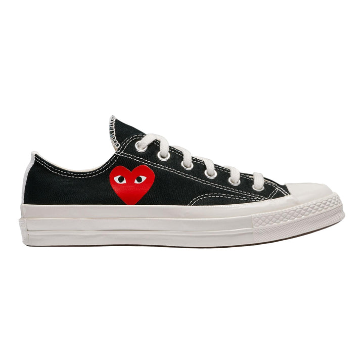 Club21 - COMME des GARCONS PLAY CONVERSE - Converse Small Red Heart Low Top Sneakers - SNEAKERS - Black