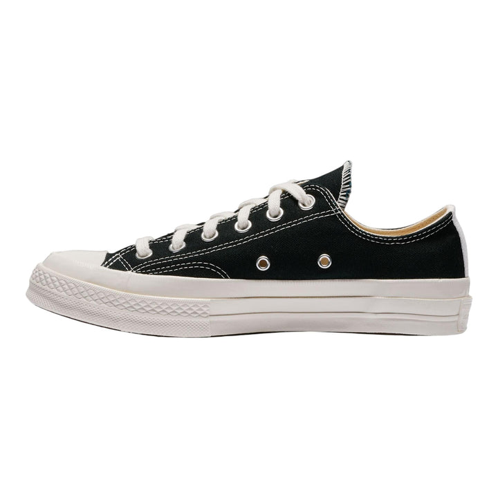 Club21 - COMME des GARCONS PLAY CONVERSE - Converse Small Red Heart Low Top Sneakers - SNEAKERS - Black