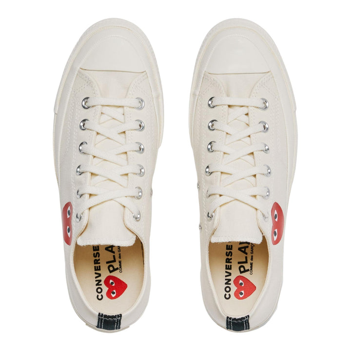 Club21 - COMME des GARCONS PLAY CONVERSE - Converse Small Red Heart Low Top Sneakers - SNEAKERS - White