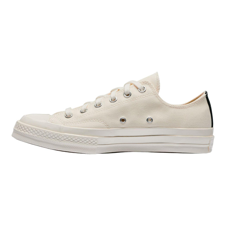 Club21 - COMME des GARCONS PLAY CONVERSE - Converse Small Red Heart Low Top Sneakers - SNEAKERS - White