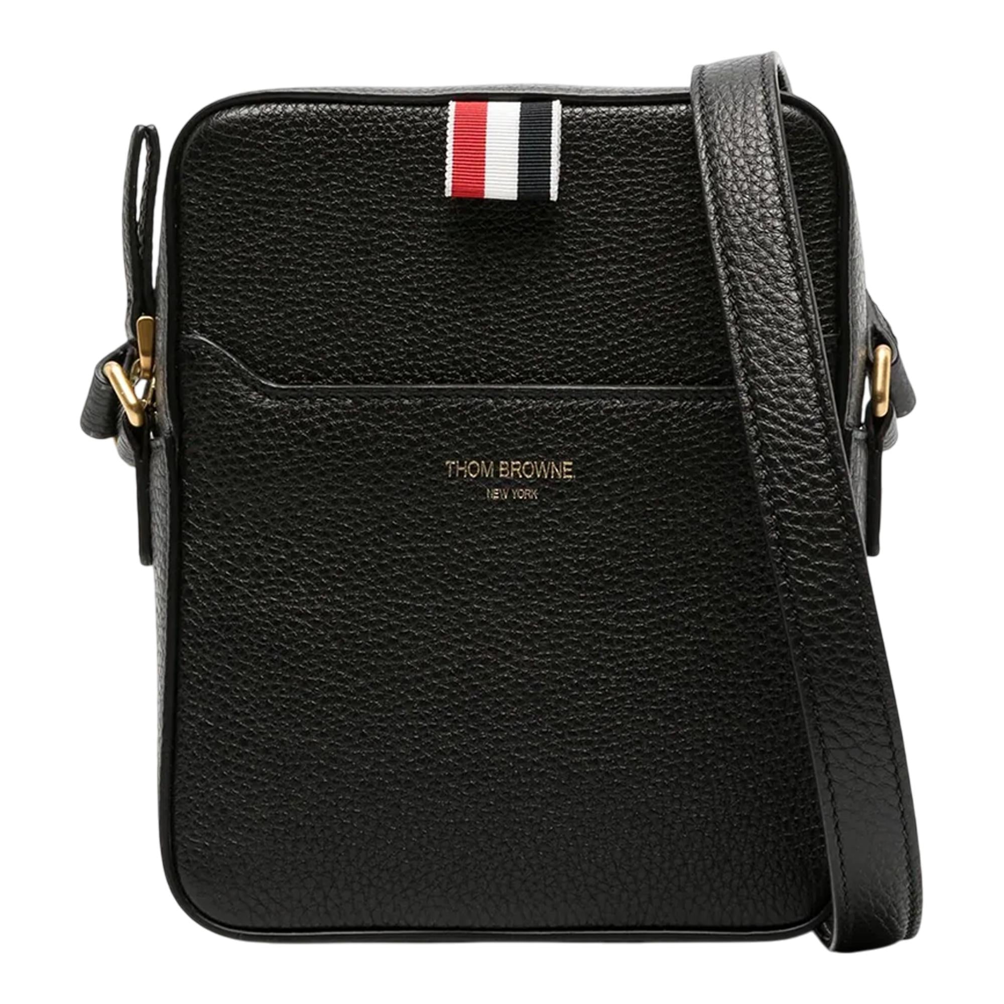 Soft Pebble Grain 4-Bar Vertical Camera Bag Men