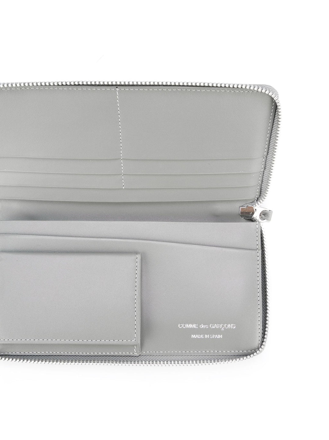 Ví dài in chấm bi