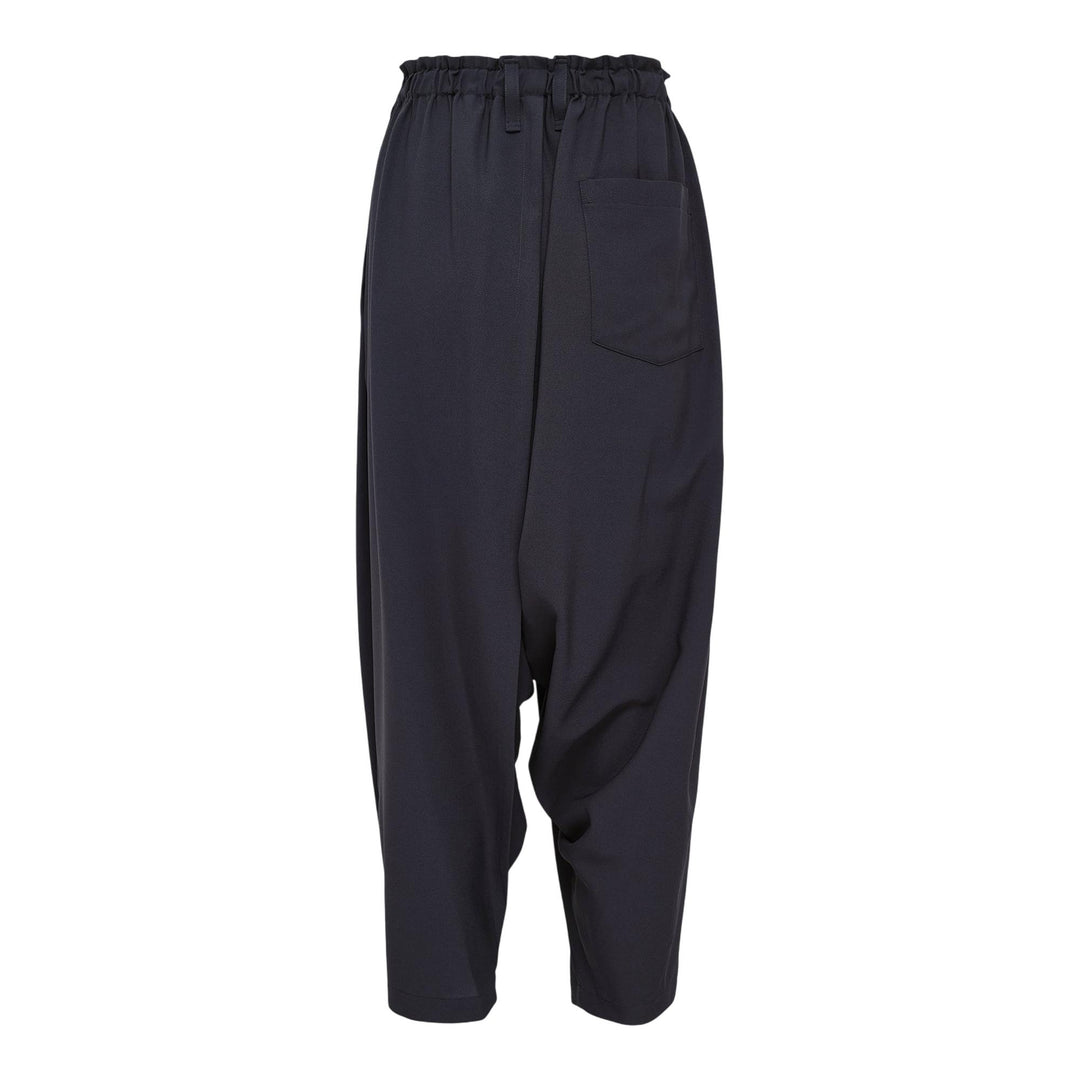 Club21 - 132 5. ISSEY MIYAKE - Seamless Woven Pants - WOVEN PANTS - Iron Gray