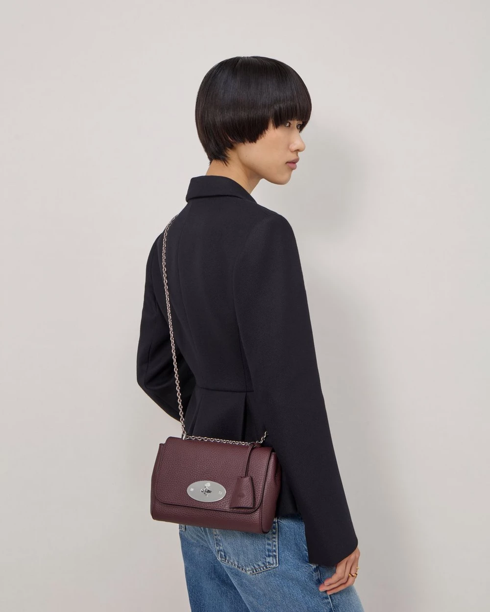 Lily Black Cherry Heavy Grain