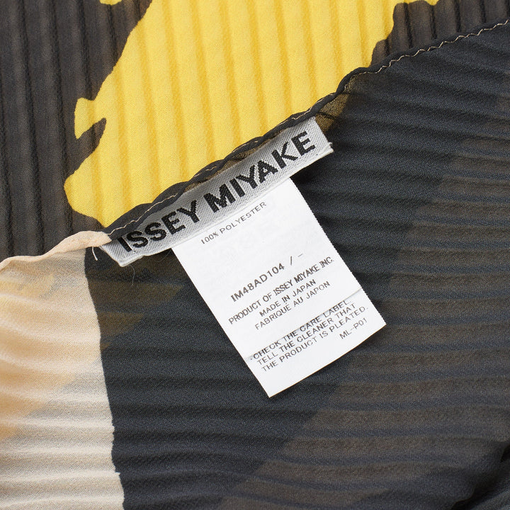 Vigor Pleats Stole