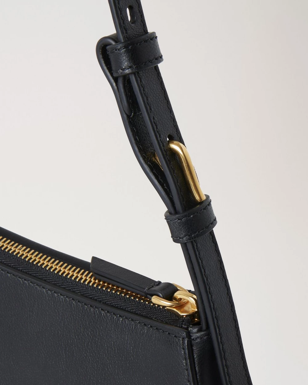 クロヴェリーショルダーバッグ ブラックマイクロクラシックグレイン