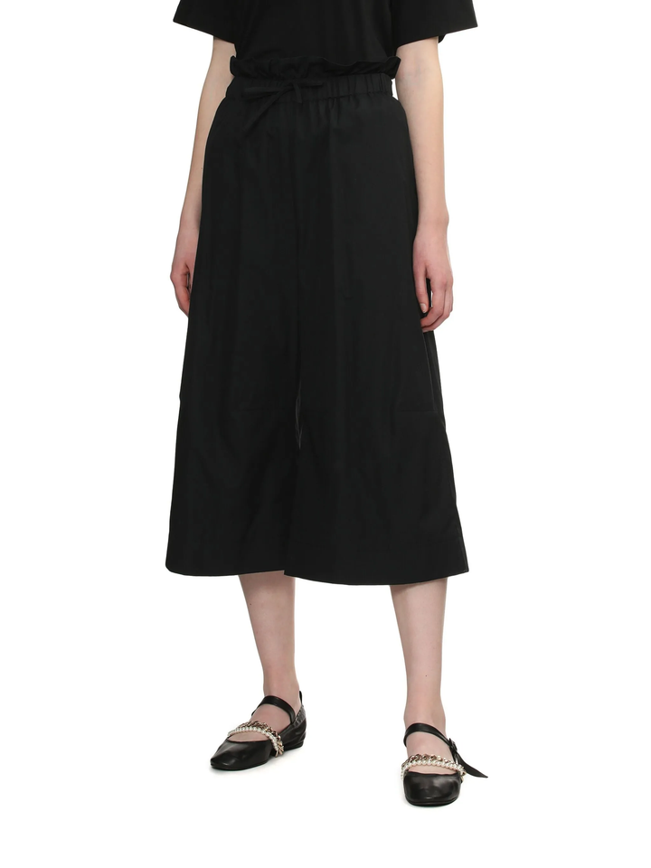 ゴム入りフリルウエストクロップドパンツ