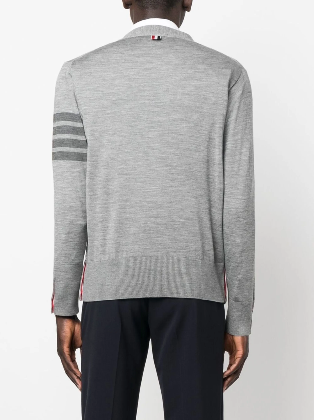 كارديغان رجالي من الصوف بتصميم V-Neck بأربعة خطوط