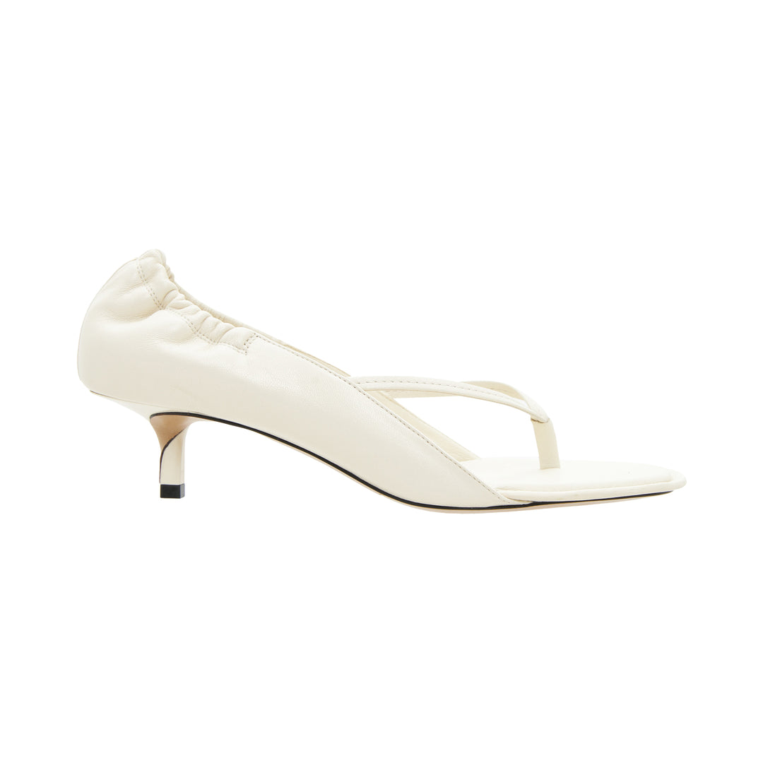JACQUEMUS Les Sandales Nu-Pieds Basses – Available at Club 21, Official Retailer in Singapore, Malaysia & Thailand with Global Shipping Online