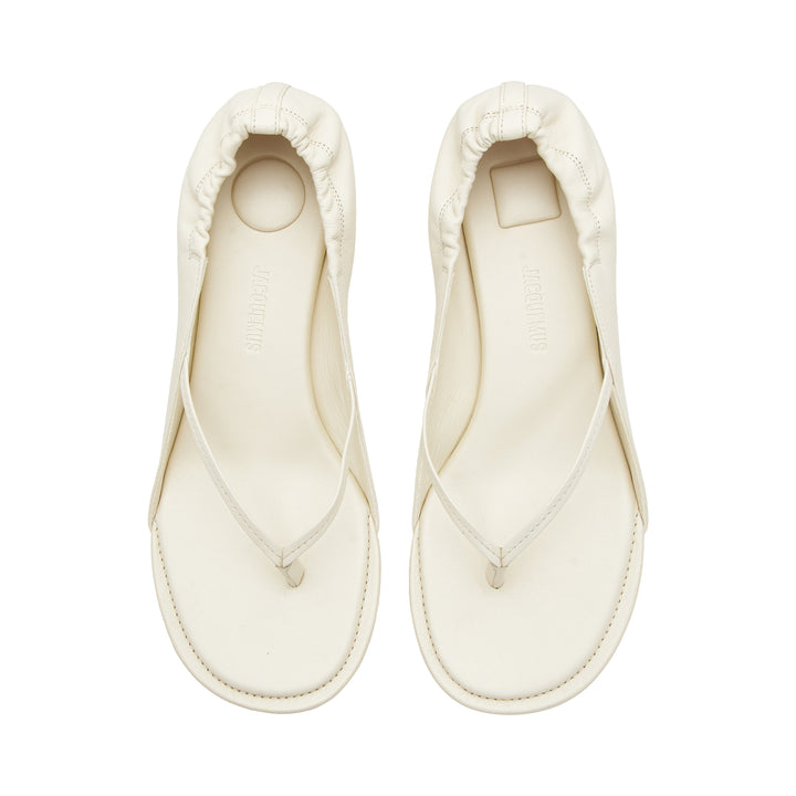 JACQUEMUS Les Sandales Nu-Pieds Basses – Available at Club 21, Official Retailer in Singapore, Malaysia & Thailand with Global Shipping Online