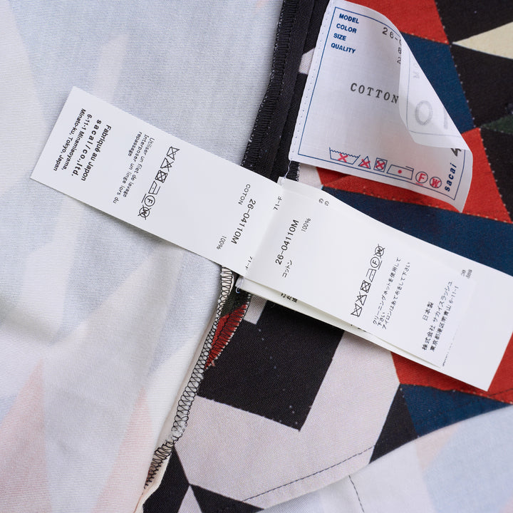 sacai x A.P.C. Quilts short sleeve shirt with a multicolour geometric arrow print, camp collar, button front and two flap chest pockets - view 4