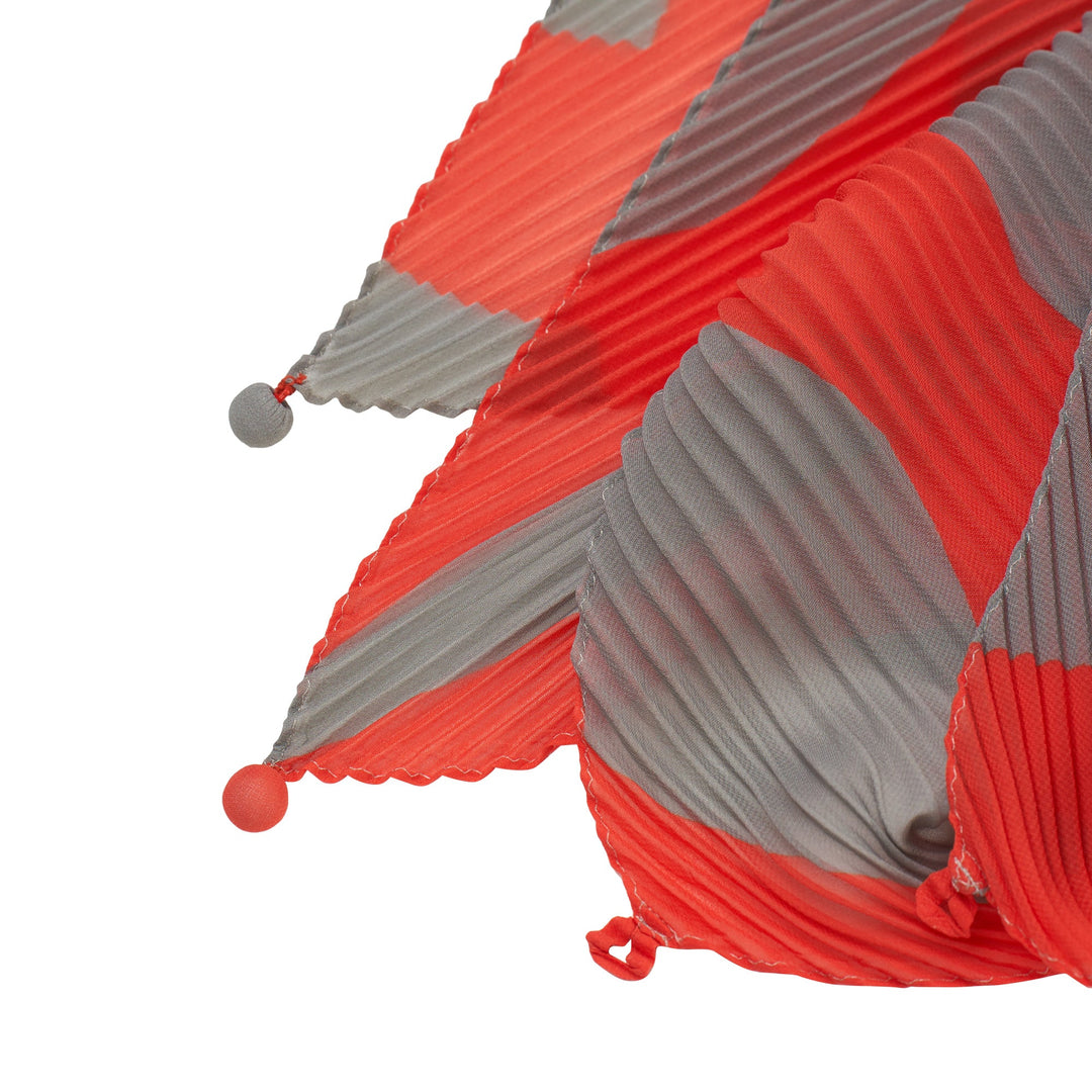Reiteration Pleats Stole