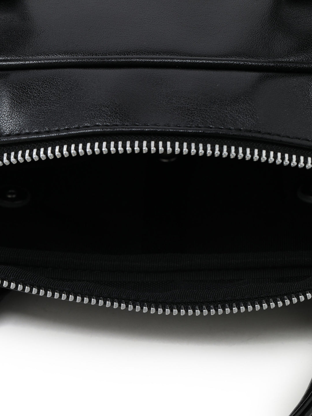 Túi xách tay với chữ viết