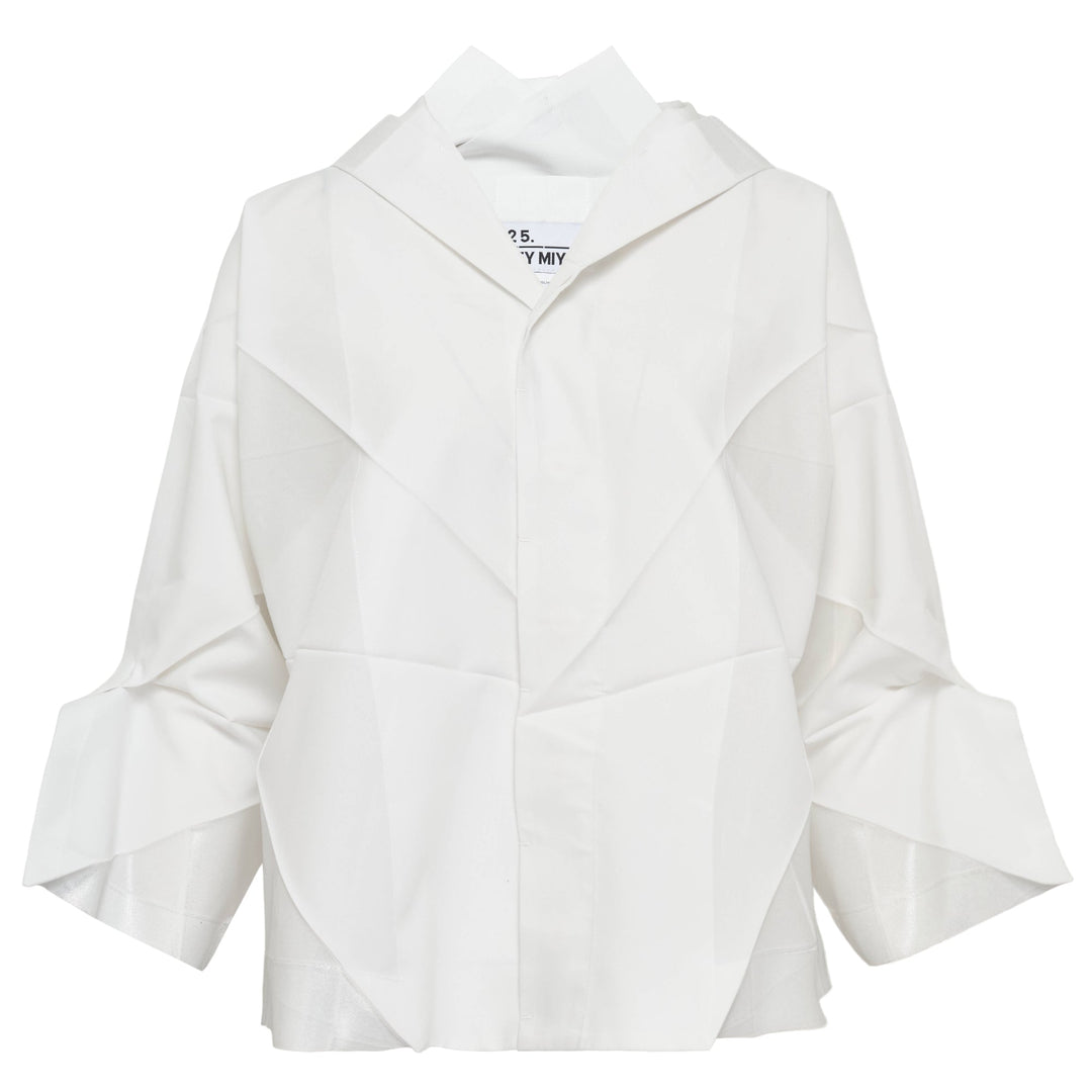 132 5. Issey Miyake white origami pleated standard jacket with geometric angular panels and ruffled three-quarter sleeves, front view