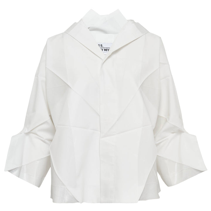 132 5. Issey Miyake white origami pleated standard jacket with geometric angular panels and ruffled three-quarter sleeves, front view