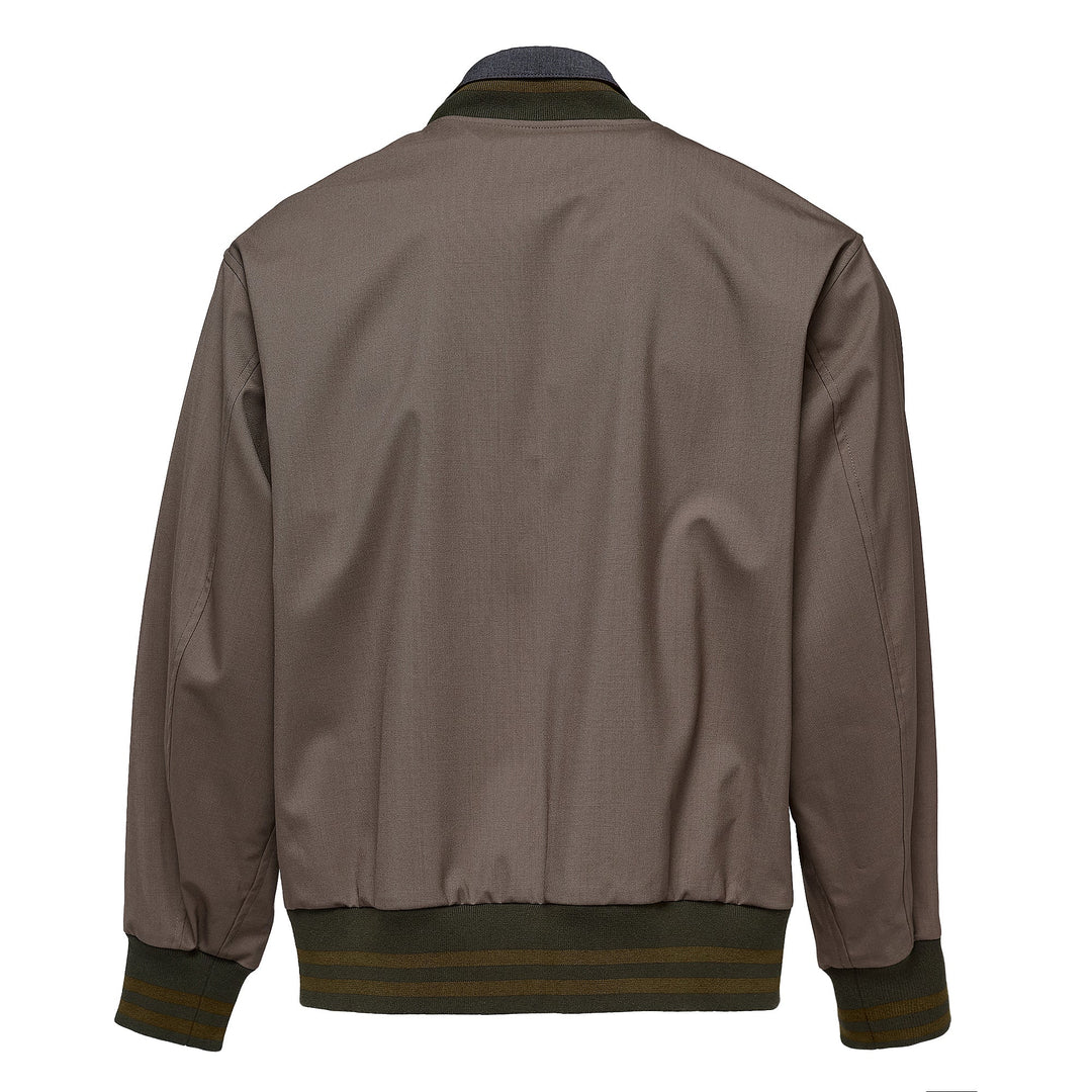 جاكيت بومبر بياقة متباينة