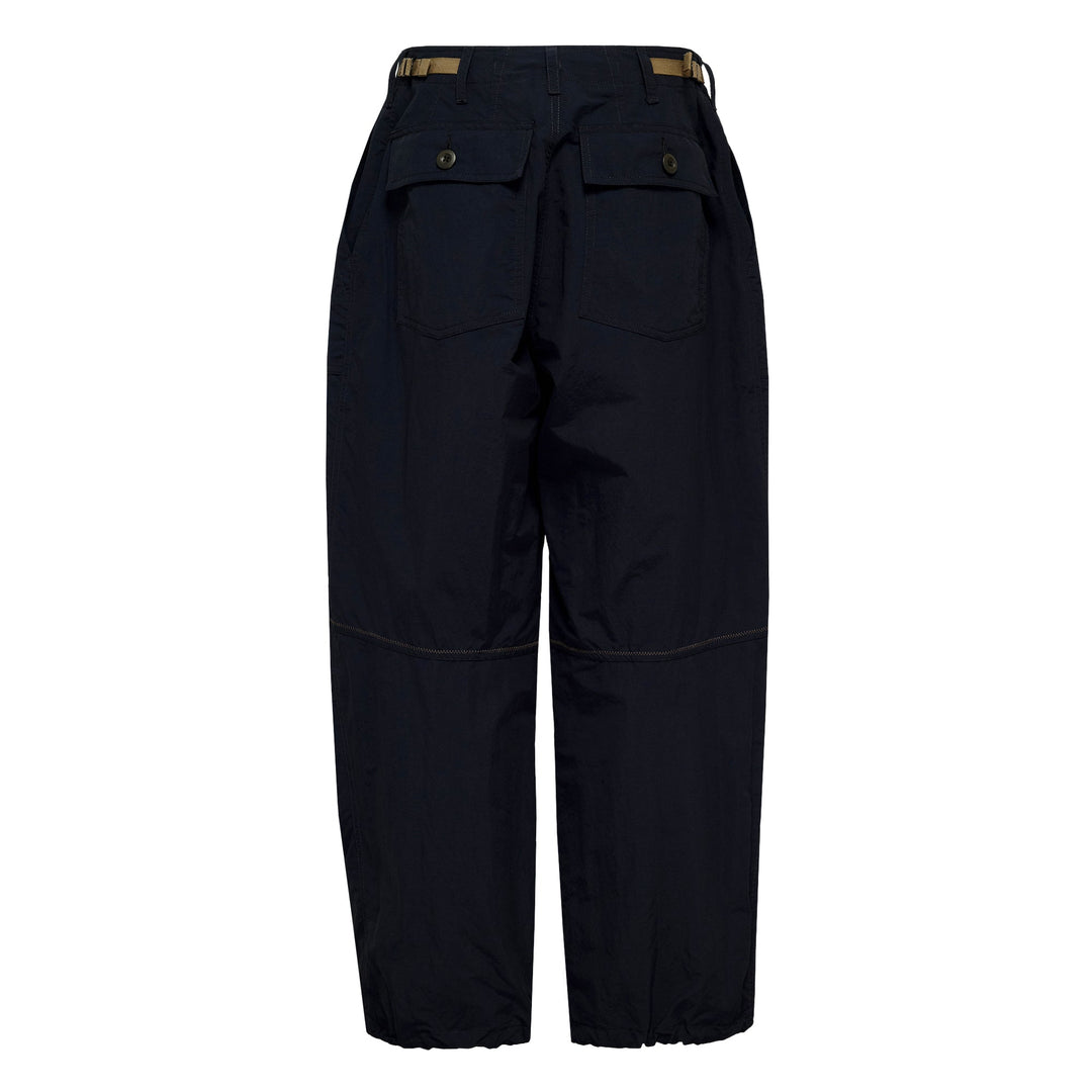 بنطلون نايلون