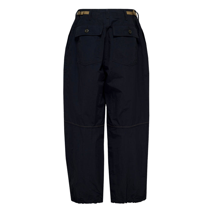 بنطلون نايلون