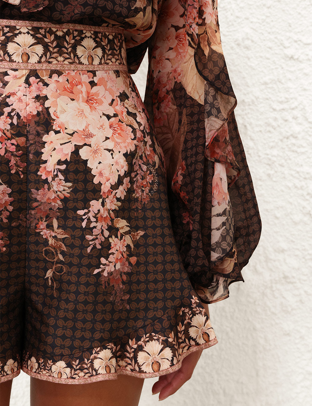 イルミネートフラッターショート