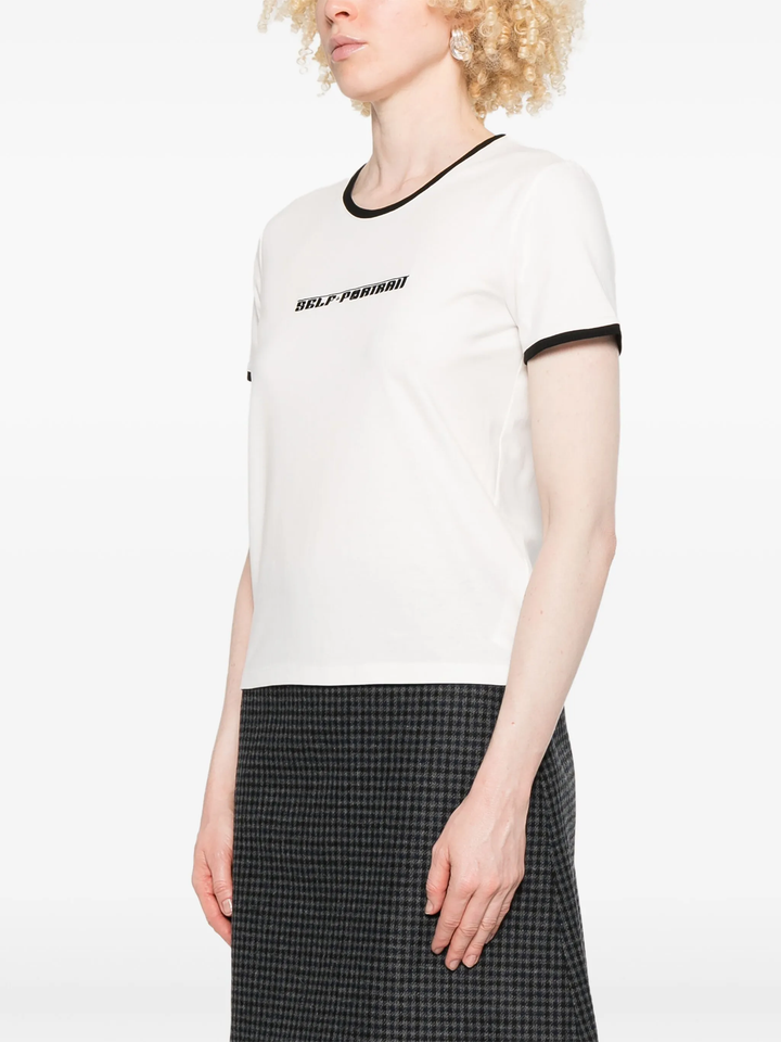 刺繍ロゴ付きホワイトTシャツ