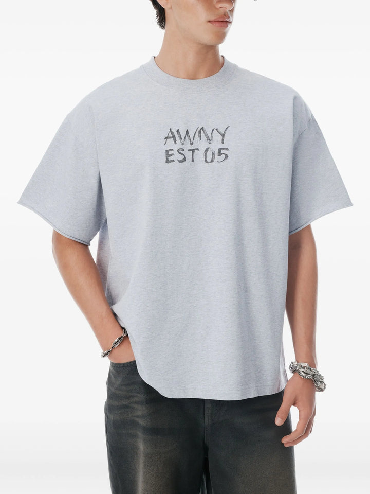 تي شيرت بأكمام قصيرة مع رسومات