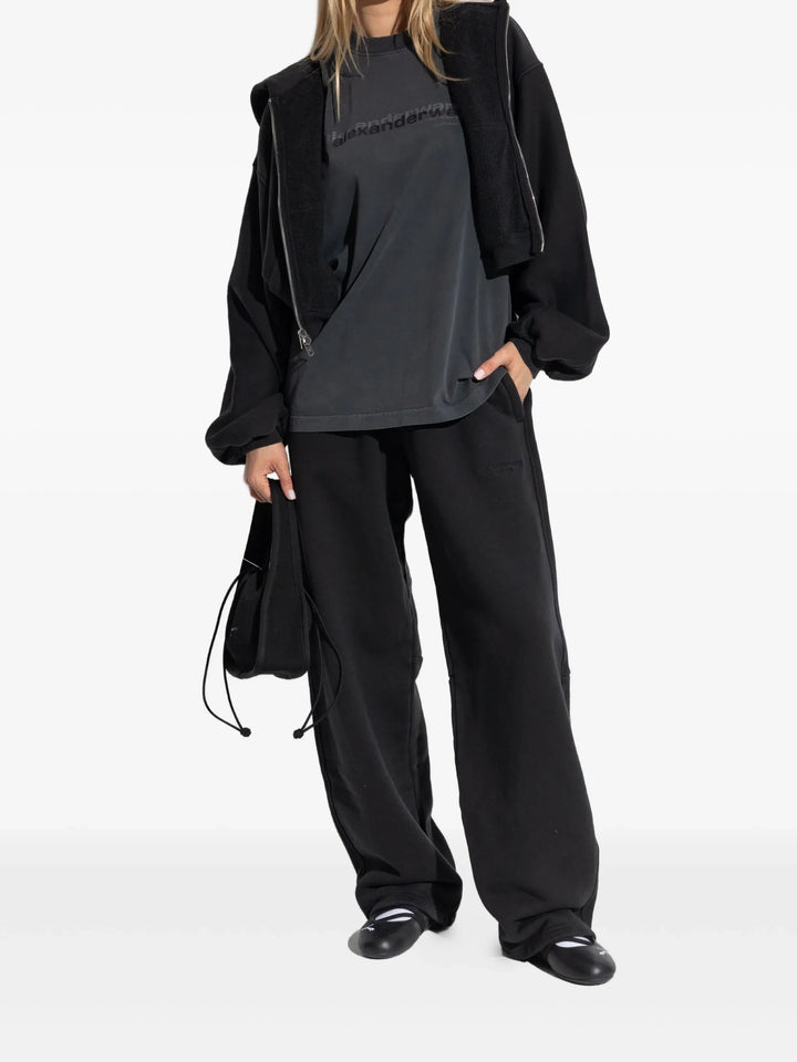 تي شيرت بأكمام قصيرة