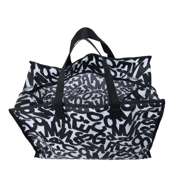 COMME des GARCONS Logo Bag With Zip – Available at Club 21, Official Retailer in Singapore, Malaysia & Thailand with Global Shipping Online