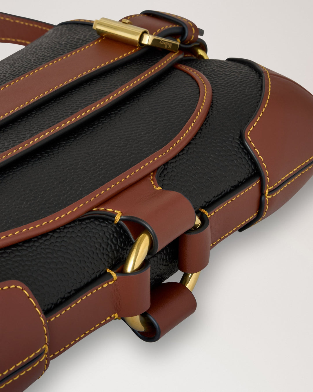 Mulberry Lennox Shoulder Scotchgrain – Available at Club 21, Official Retailer in Singapore, Malaysia & Thailand with Global Shipping Online