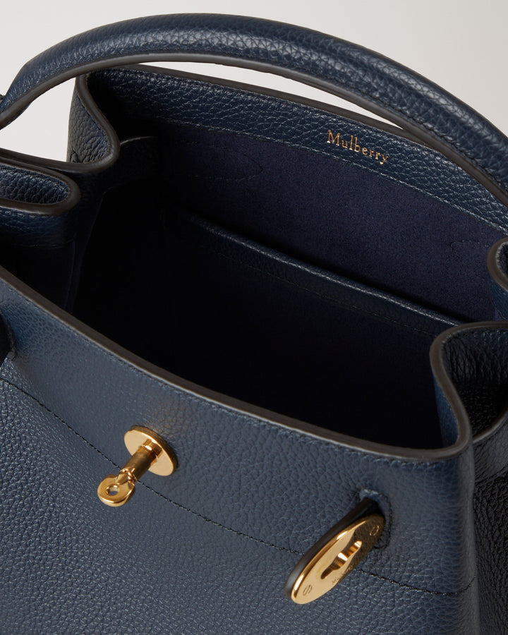 Mulberry Islington Small Classic Grain Crossbody Bag – Available at Club 21, Official Retailer in Singapore, Malaysia & Thailand with Global Shipping Online