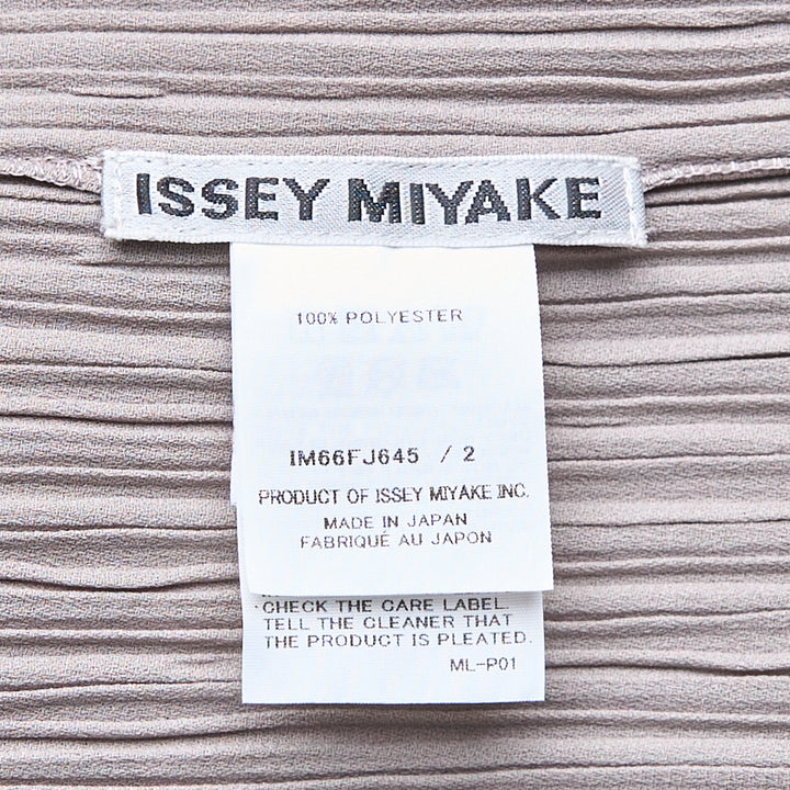 ISSEY MIYAKE Hatching Pleated Shirt – Available at Club 21, Official Retailer in Singapore, Malaysia & Thailand with Global Shipping Online