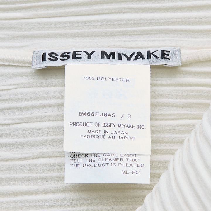 ISSEY MIYAKE Hatching Pleated Top – Available at Club 21, Official Retailer in Singapore, Malaysia & Thailand with Global Shipping Online