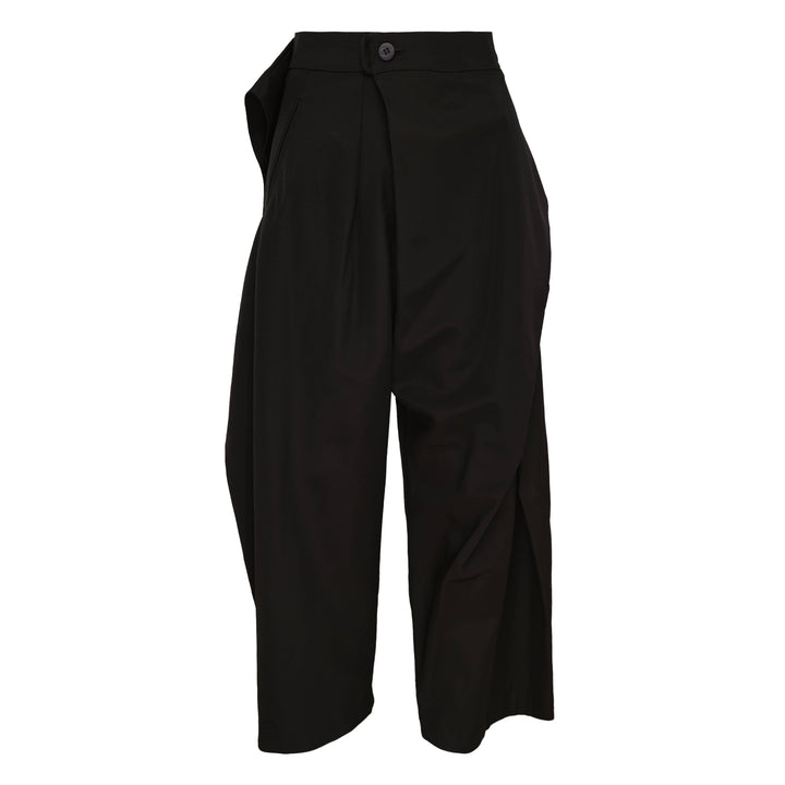 ISSEY MIYAKE Fluttering Woven Pants – Available at Club 21, Official Retailer in Singapore, Malaysia & Thailand with Global Shipping Online