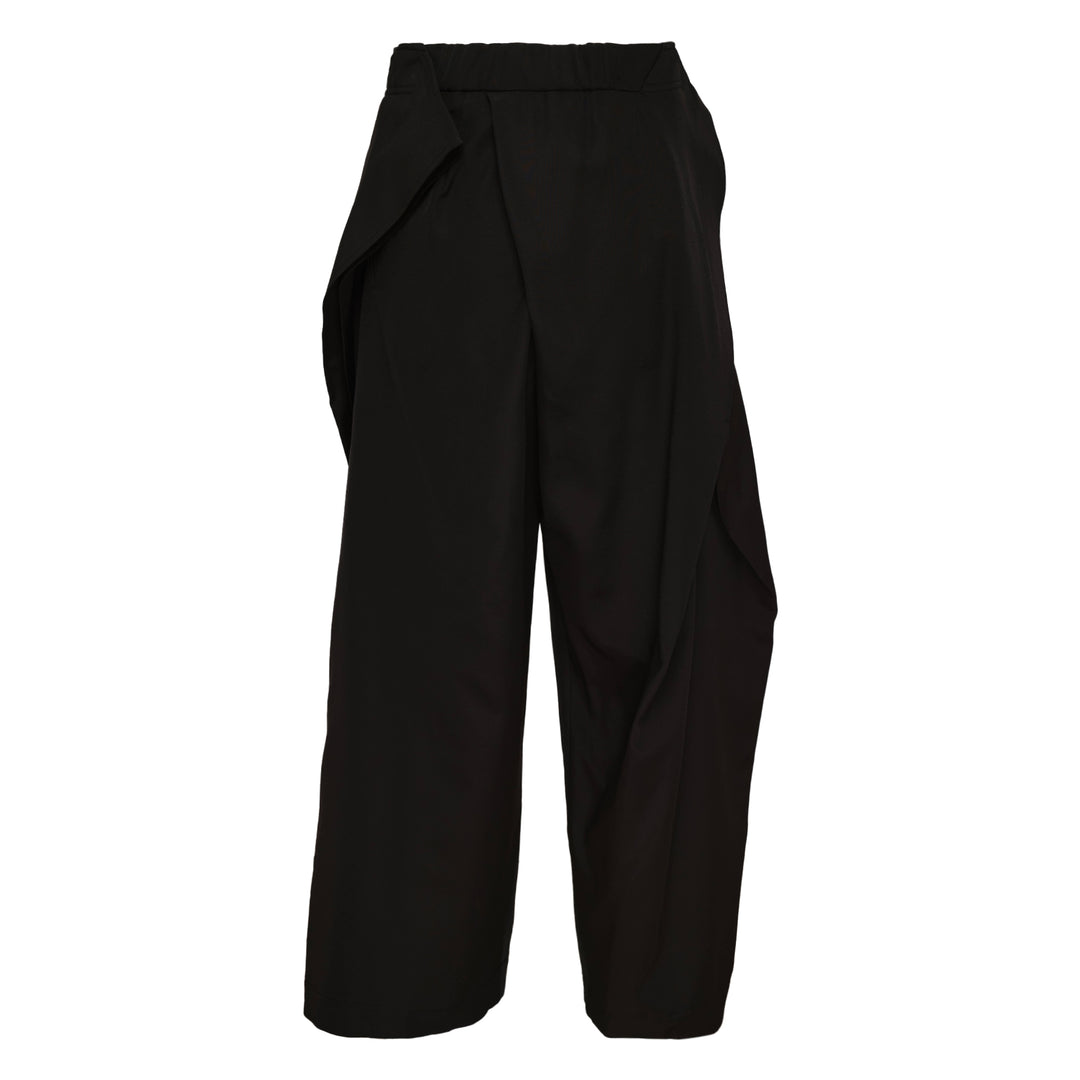 ISSEY MIYAKE Fluttering Woven Pants – Available at Club 21, Official Retailer in Singapore, Malaysia & Thailand with Global Shipping Online