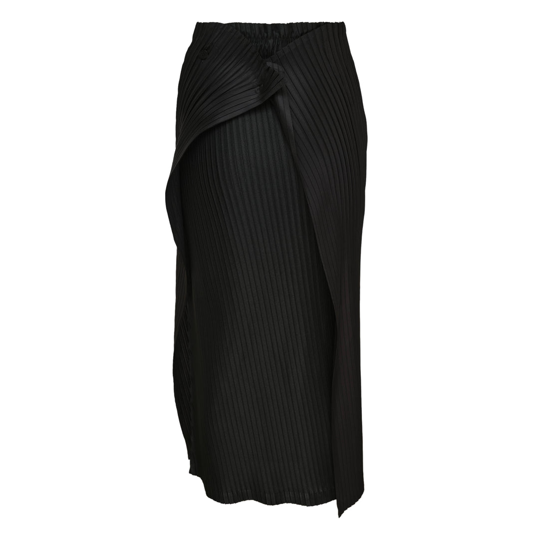 ISSEY MIYAKE Pleated On Pleats Skirt – Available at Club 21, Official Retailer in Singapore, Malaysia & Thailand with Global Shipping Online
