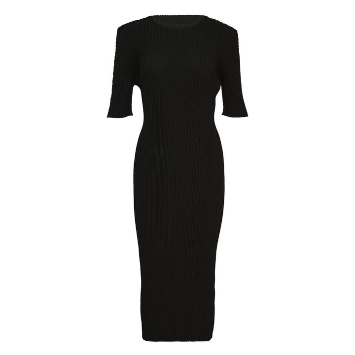 ISSEY MIYAKE Box Shoulder Pleated Dress – Available at Club 21, Official Retailer in Singapore, Malaysia & Thailand with Global Shipping Online