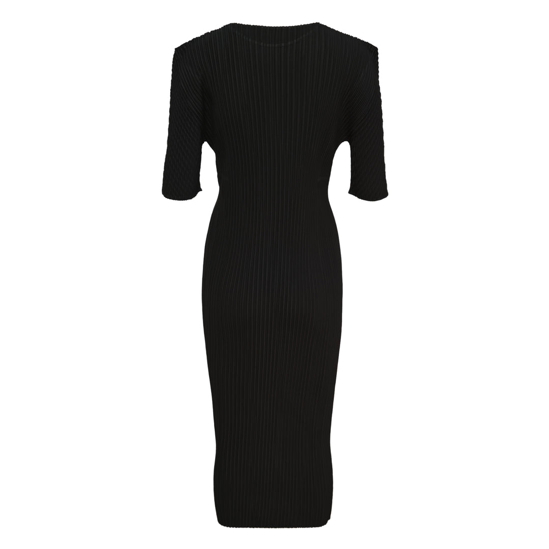 ISSEY MIYAKE Box Shoulder Pleated Dress – Available at Club 21, Official Retailer in Singapore, Malaysia & Thailand with Global Shipping Online