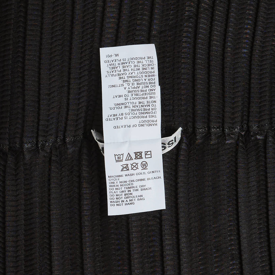 ISSEY MIYAKE Jiggly Pleated Cardigan – Available at Club 21, Official Retailer in Singapore, Malaysia & Thailand with Global Shipping Online