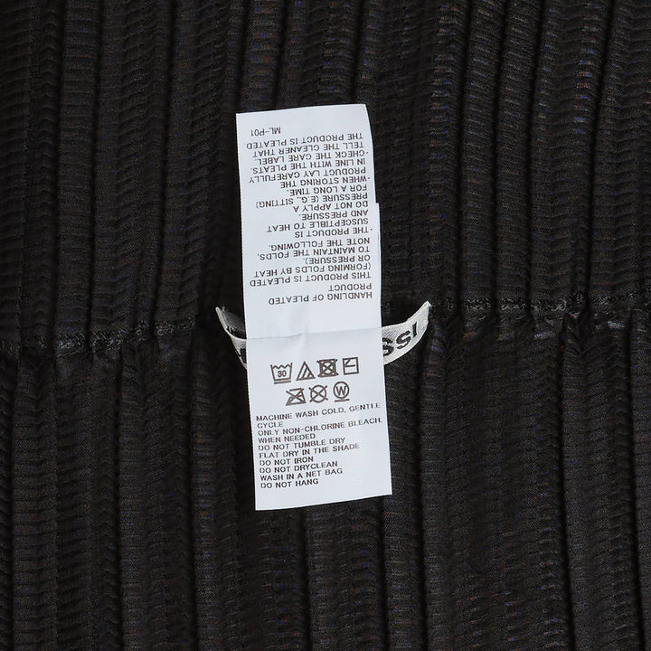 ISSEY MIYAKE Jiggly Pleated Cardigan – Available at Club 21, Official Retailer in Singapore, Malaysia & Thailand with Global Shipping Online